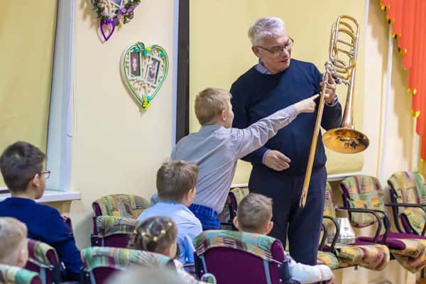 СинТЗ: Благотворительный фонд «Синара» и Свердловская государственная академическая филармония открыли очередной сезон совместного проекта «Большая музыка для маленьких сердец»