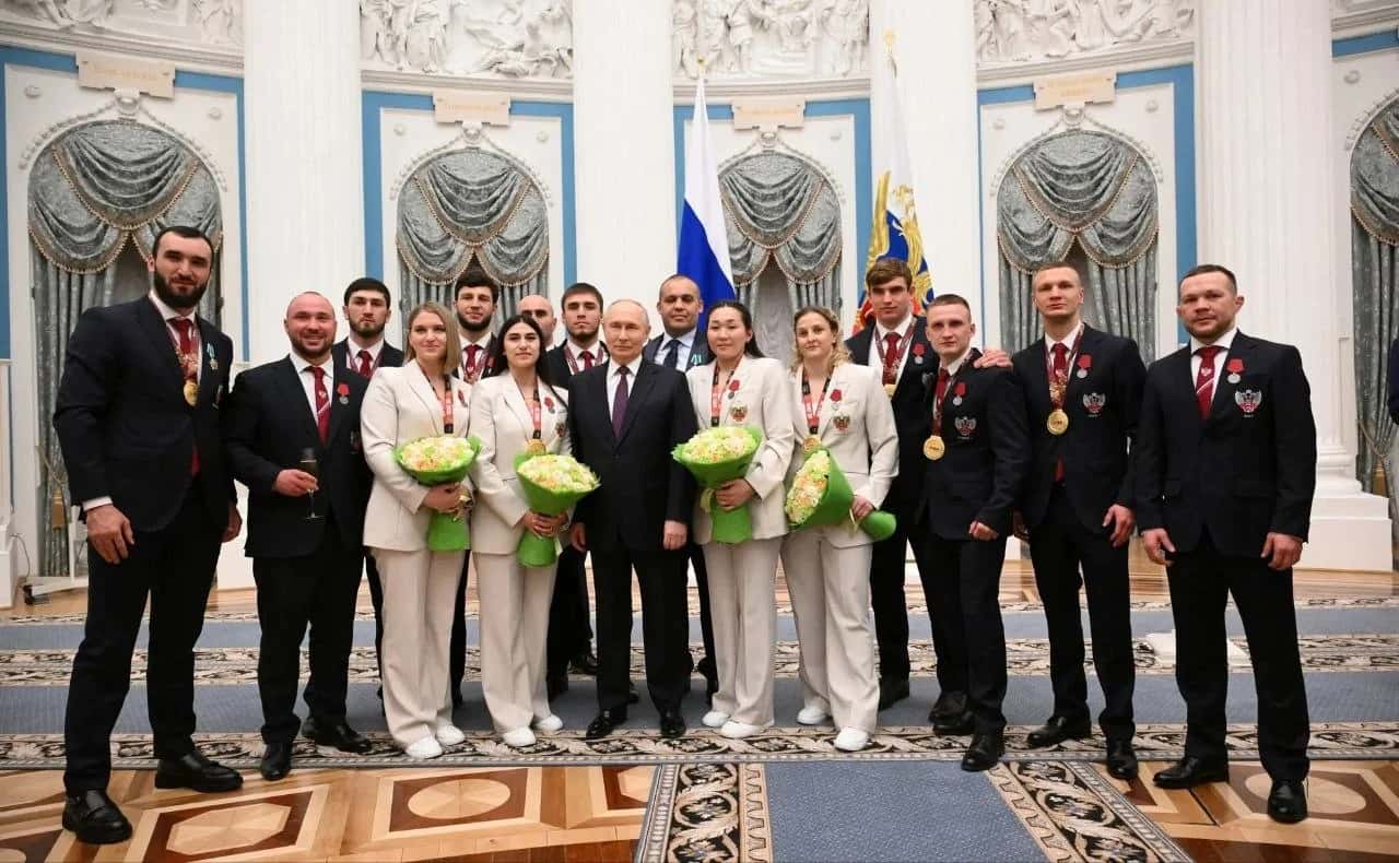 Путин наградил земляков: Александр Беспутин и Всеволод Шумков получили медали в Кремле