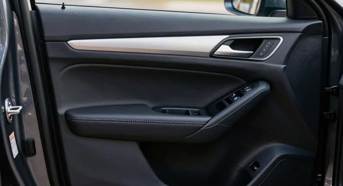 3 капли на резинки дверей — и скрипы исчезают навсегда: закрывается мягко, как премиум