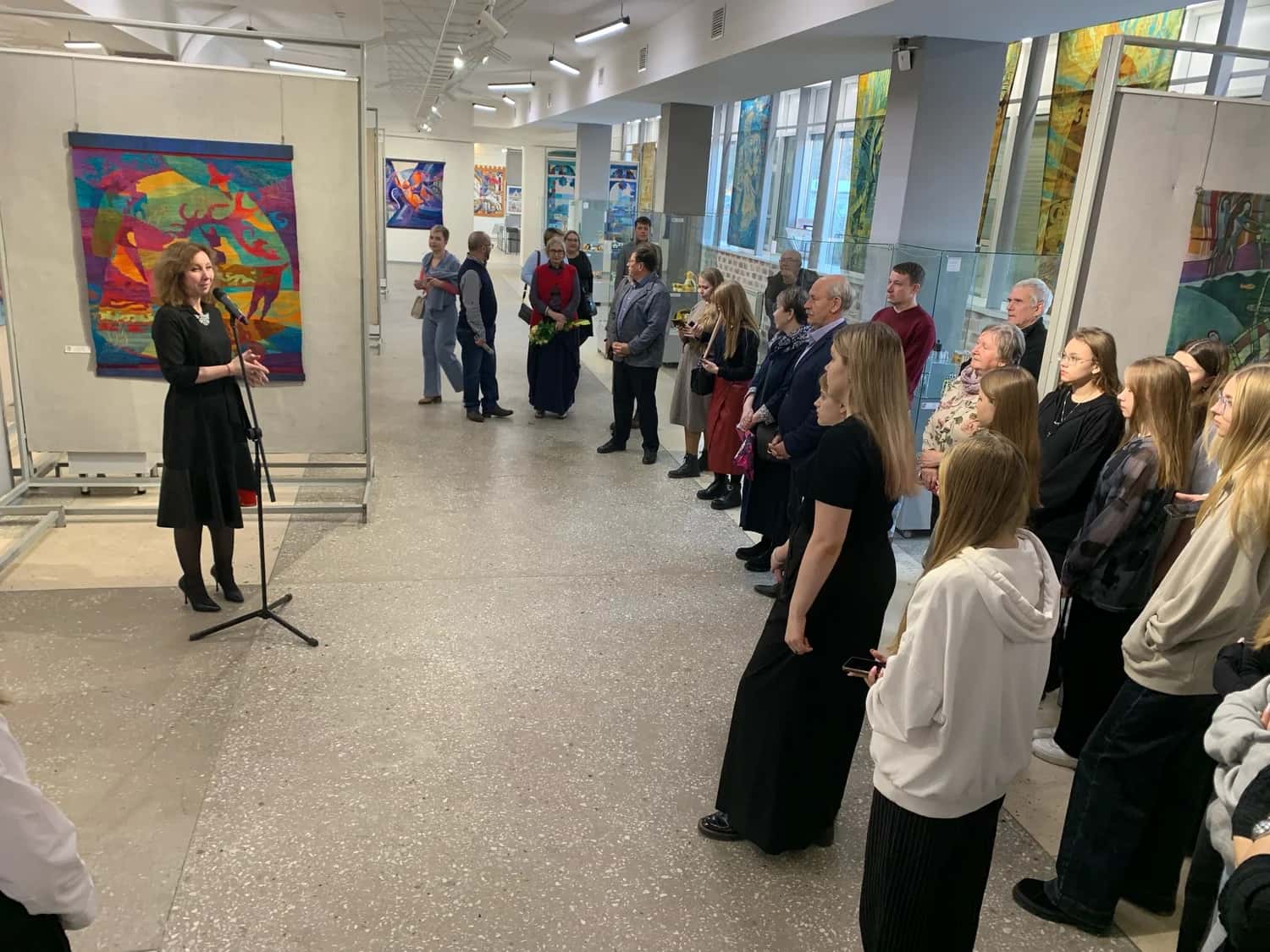 «Поэта цвета и художника слова»: выставка Юрия Северухина открылась в Каменске-Уральском