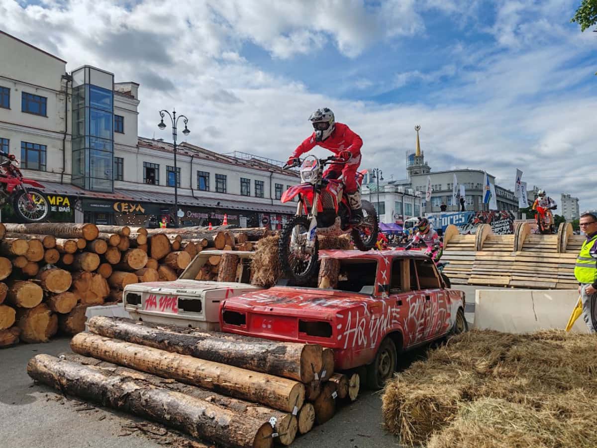 Фестиваль «Движение» в Екатеринбурге: выступят Бутусов и Бобунец