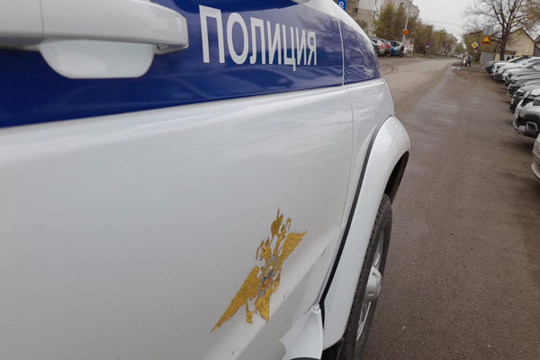 В Екатеринбурге ритуальщицу удерживали в квартире, заподозрив мошенничество | Семья умершего заперла ритуального агента в квартире