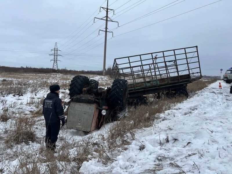 Смертельное ДТП с трактором в Каменском районе : погиб 22-летний водитель | ДТП с трактором в Каменском районе унесло жизнь молодого водителя