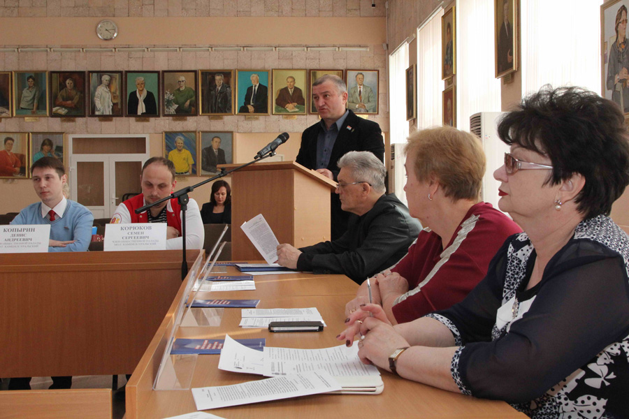 Патриотизм стал сквозной темой заседания Общественной палаты Каменска-Уральского – в этом ключе обсудили субботники, майские праздники и...