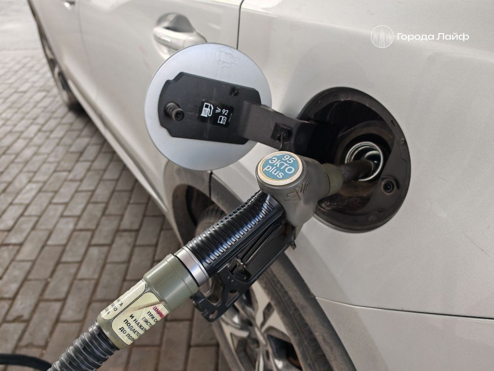 Бензин снова подорожал: как изменились цены на топливо в Свердловской области с декабря | В Свердловской области выросли цены на бензин и дизель