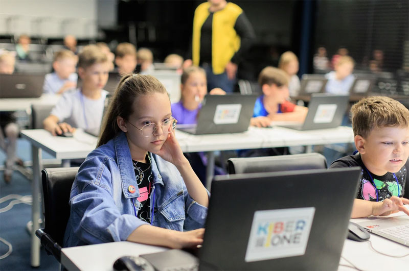 Пока другие тратят родительские деньги на развлечения, наши дети инвестируют: успехи выпускников KIBERone | В Каменске‑Уральском KIBERone обучает детей IT‑навыкам и цифровой грамотности