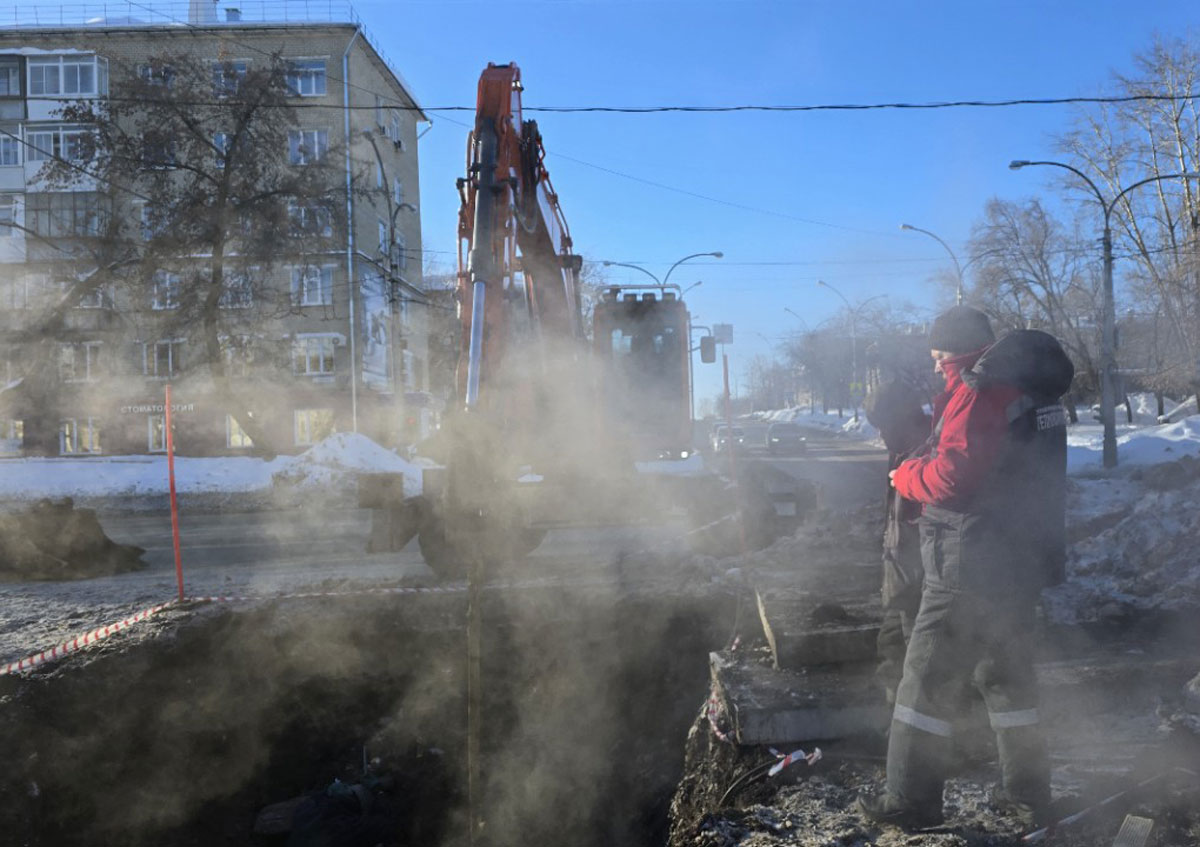 В Каменске-Уральском без горячей воды остались 44 дома из-за аварии на сети | В Каменске-Уральском подачу горячей воды в 44 дома восстановят к вечеру