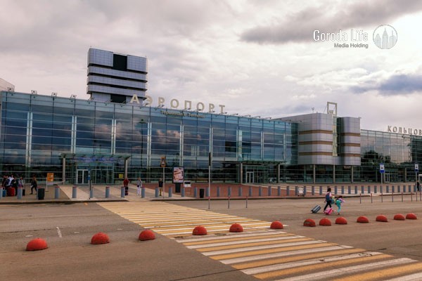 Рейсы из Екатеринбурга в ОАЭ отменены из-за ограничений в аэропортах | Авиакомпании отменили рейсы из Екатеринбурга в Дубай и Шарджу 1 марта