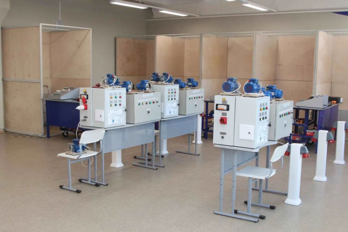 В Каменске-Уральском студенты пожаловались на холод в мастерских колледжа | Студенты КУПК сообщили о холоде в мастерских