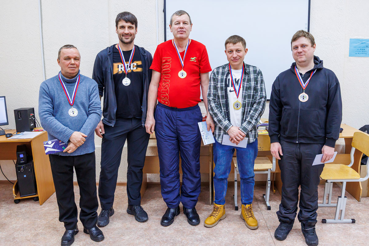 Синарские трубники в третий раз подряд выиграли заводской шахматный турнир | Команда Т-1 вновь стала лучшей на шахматной спартакиаде СинТЗ