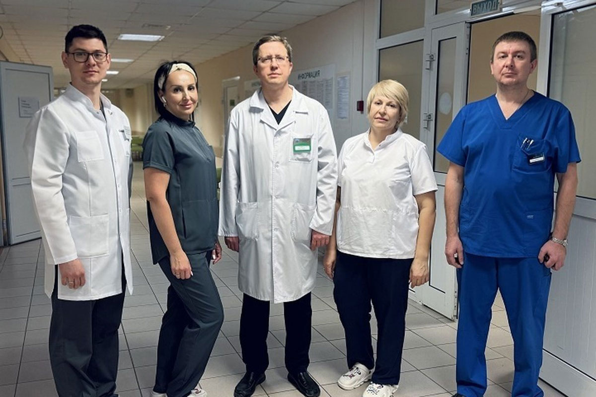 В Свердловской области врачи спасли женщину после тяжелой травмы при катании на тюбинге | Свердловчанку спасли после удара о дерево на тюбинге