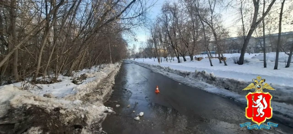 Сбил пешехода и скрылся: в Каменске-Уральском ищут водителя по ДТП 15 марта | Разыскивают водителя, сбившего пешехода в Каменске-Уральском