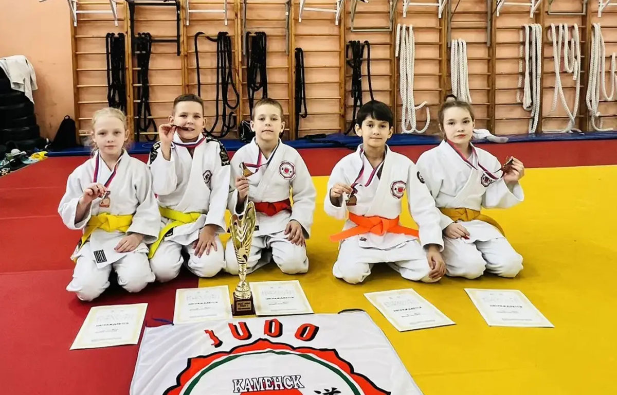 Юные дзюдоисты из Каменска-Уральского завоевали медали в Екатеринбурге | Каменские дзюдоисты завоевали пять медалей на URAL JUDO TOUR