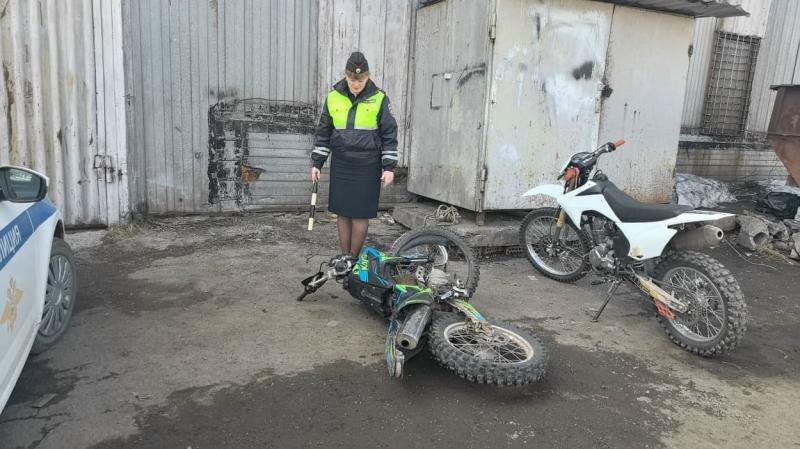 Смертельное ДТП под Нижним Тагилом — водитель питбайка без шлема выехал на встречку и погиб | Водитель питбайка скончался в результате аварии под Нижним Тагилом