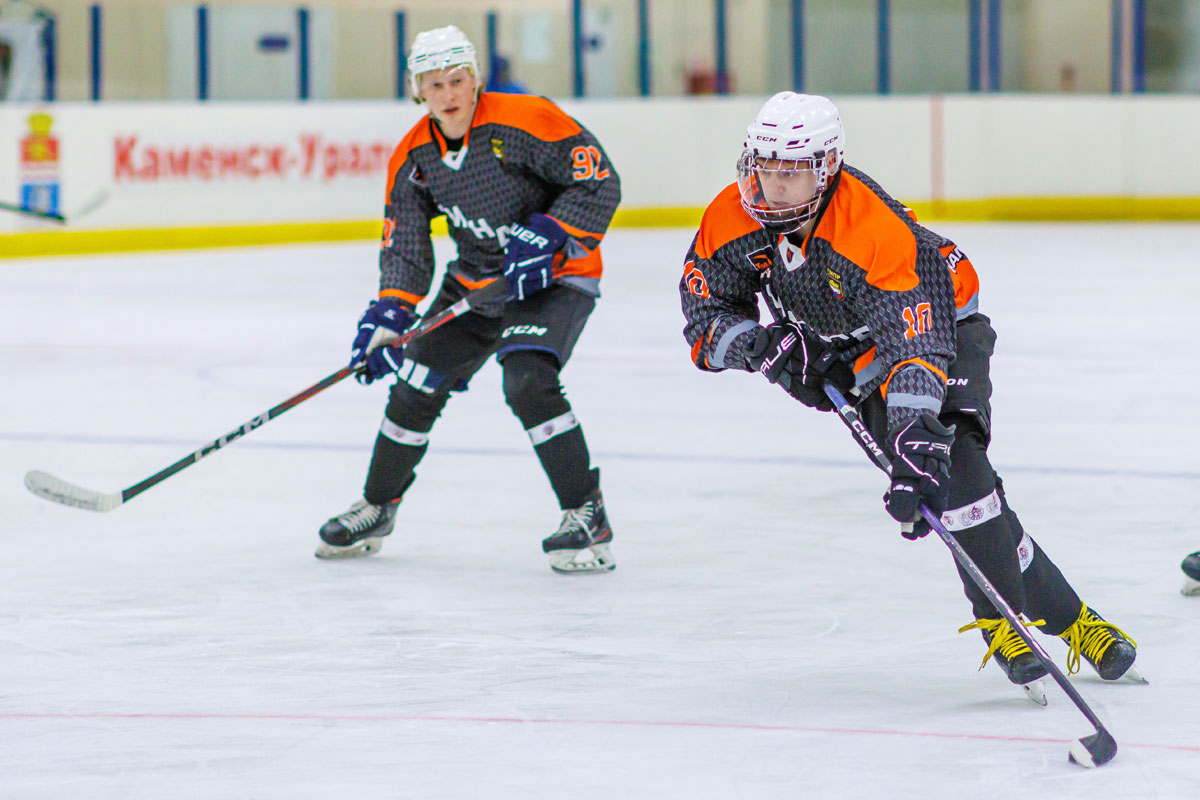 Хоккейная «Синара» лидирует в первенстве Свердловской области | «Синара» идёт без поражений в областном хоккейном первенстве