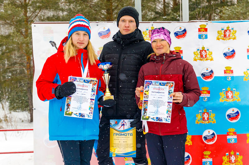 Серебро спартакиады: как выступили лыжники СинТЗ | Синарские лыжники завоевали серебро городской спартакиады