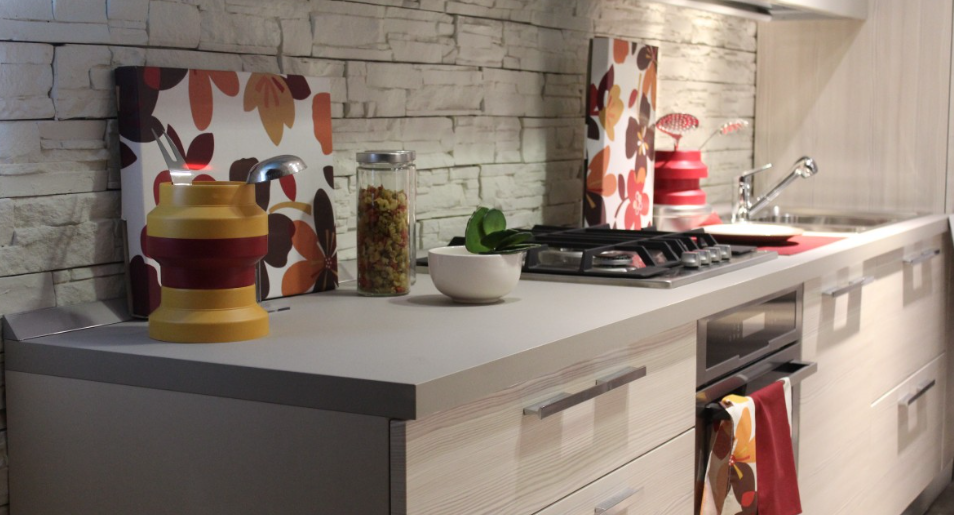 Плохую хозяйку видно сразу: 10 вещей, которым не место на кухне - проверьте себя