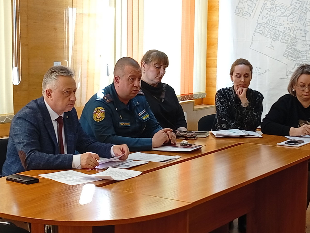 В Каменске-Уральском обсудили пожарную безопасность и газификацию садовых товариществ | Власти и садоводы Каменска-Уральского обсудили проблемы СНТ В Каменске-Уральском обсудили пожарную безопасность и газификацию садовых товариществ | Власти и садоводы Каменска-Уральского обсудили проблемы СНТ