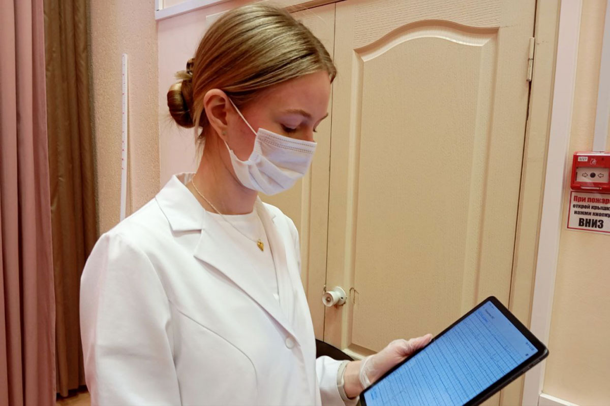 В Каменске-Уральском 185 сотрудников мэрии прошли выездную диспансеризацию | Сотрудники мэрии Каменска-Уральского прошли диспансеризацию на работе