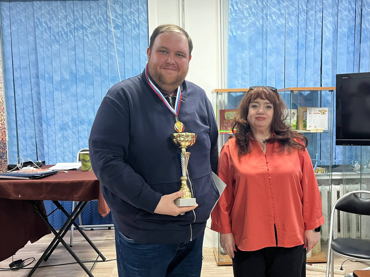 Каменский шахматист выиграл отбор на всероссийский турнир и едет в финал Москвы | Евгений Фролов из Каменска победил в отборе еврейского шахматного турнира