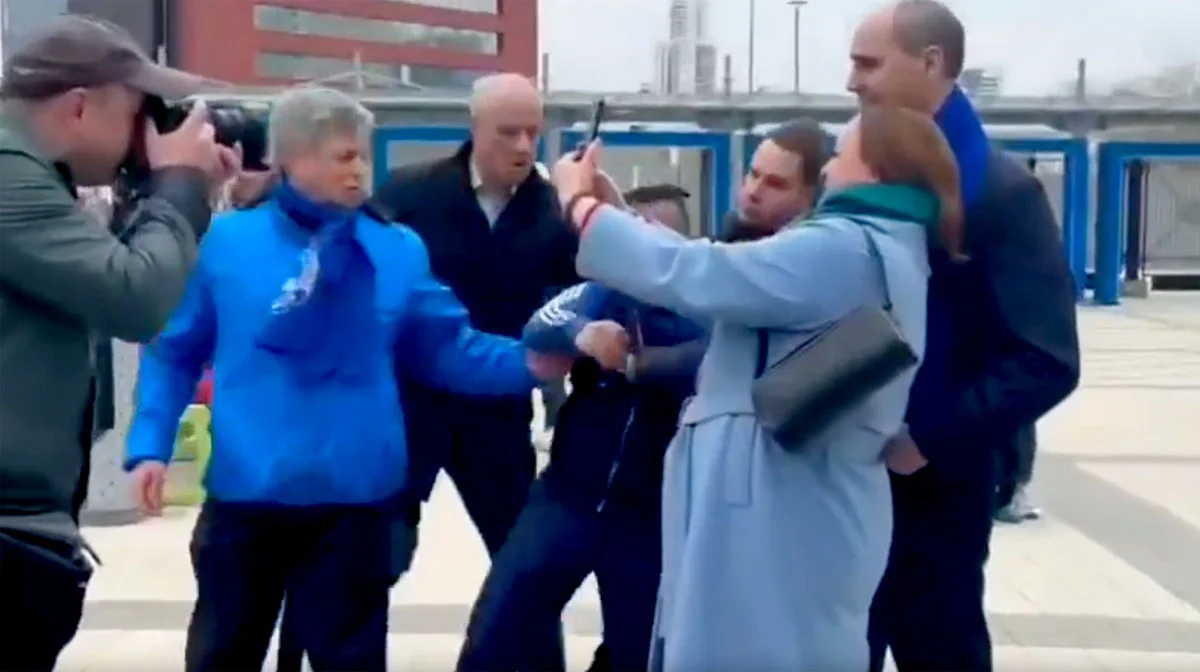 На первомайской акции в Екатеринбурге задержали мужчину, прорвавшегося к губернатору