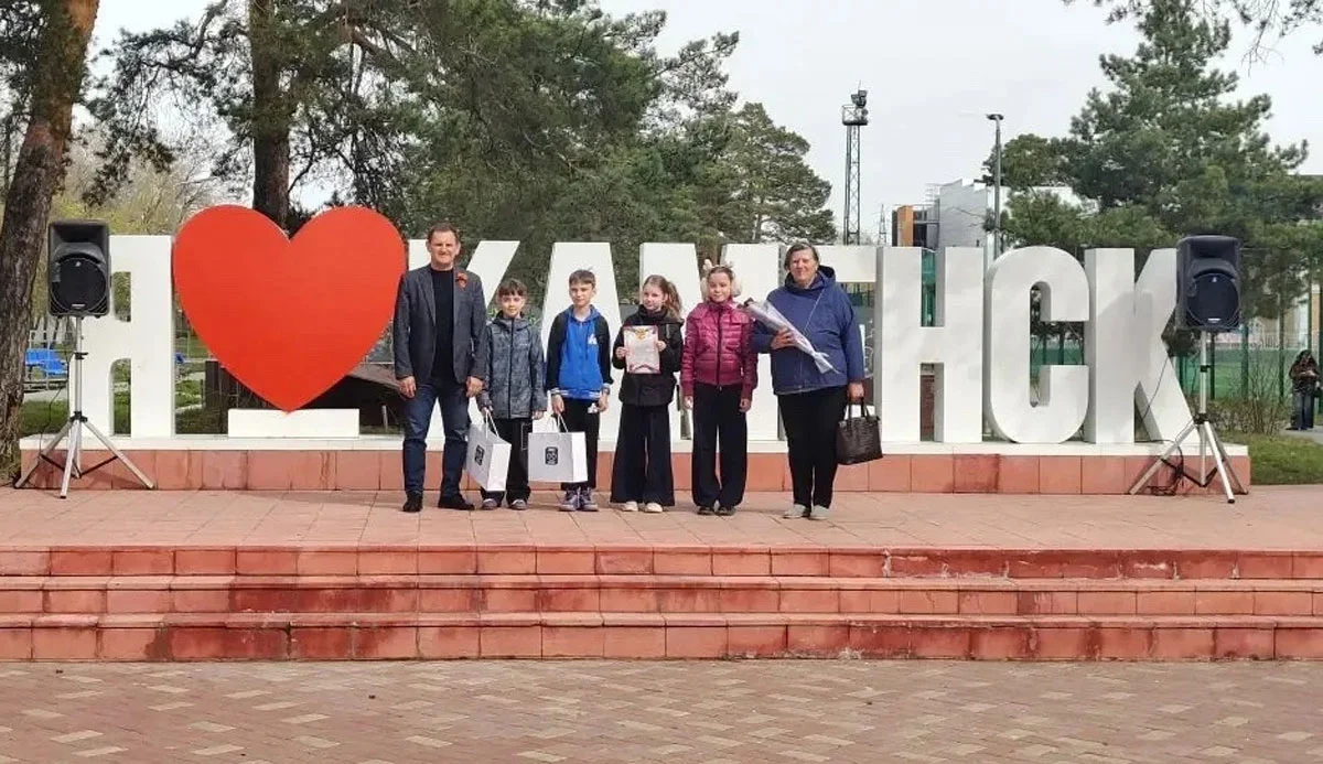 В Каменске-Уральском названы лучшие школьники по безопасности на дорогах